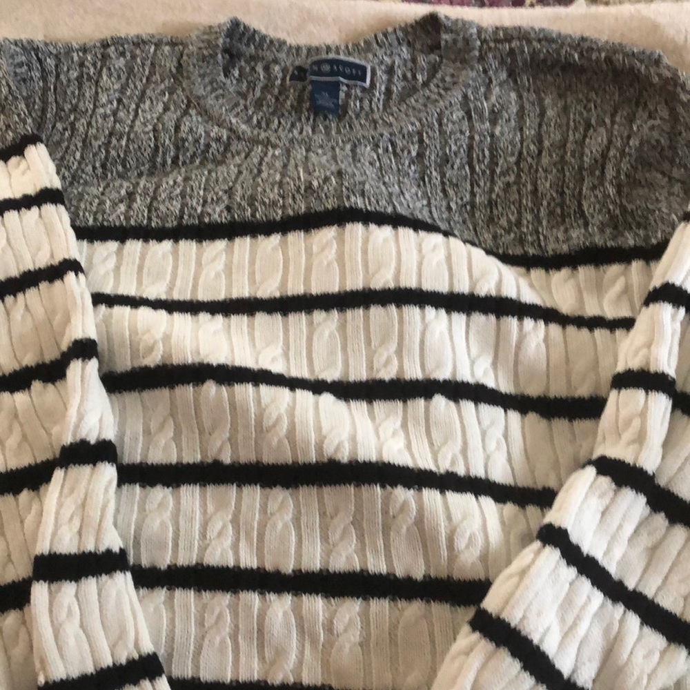 Woman’s cotton long sleeved top